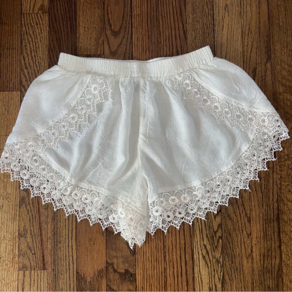 UK2LA Women’s Lace Accents Shorts Size M
